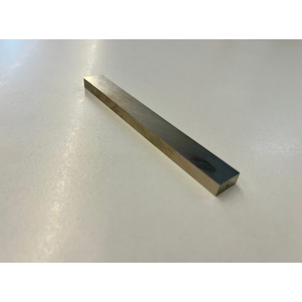 Imants alnico rectangulars vermells. Mides 104x12x6 mm. Parell