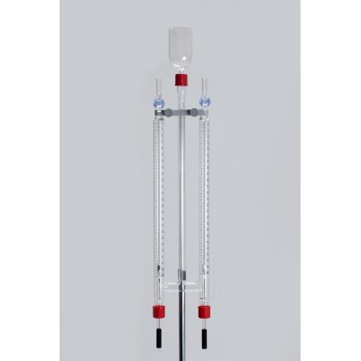 Voltàmetre Hofmann V-18395. Elèctrodes carbó (C) i platí (Pt) 